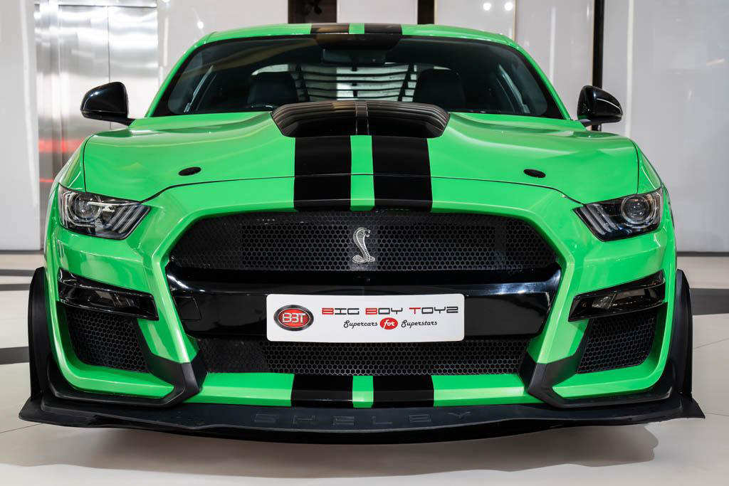 Ford Mustang (w/ Shelby GT500 Bodykit)