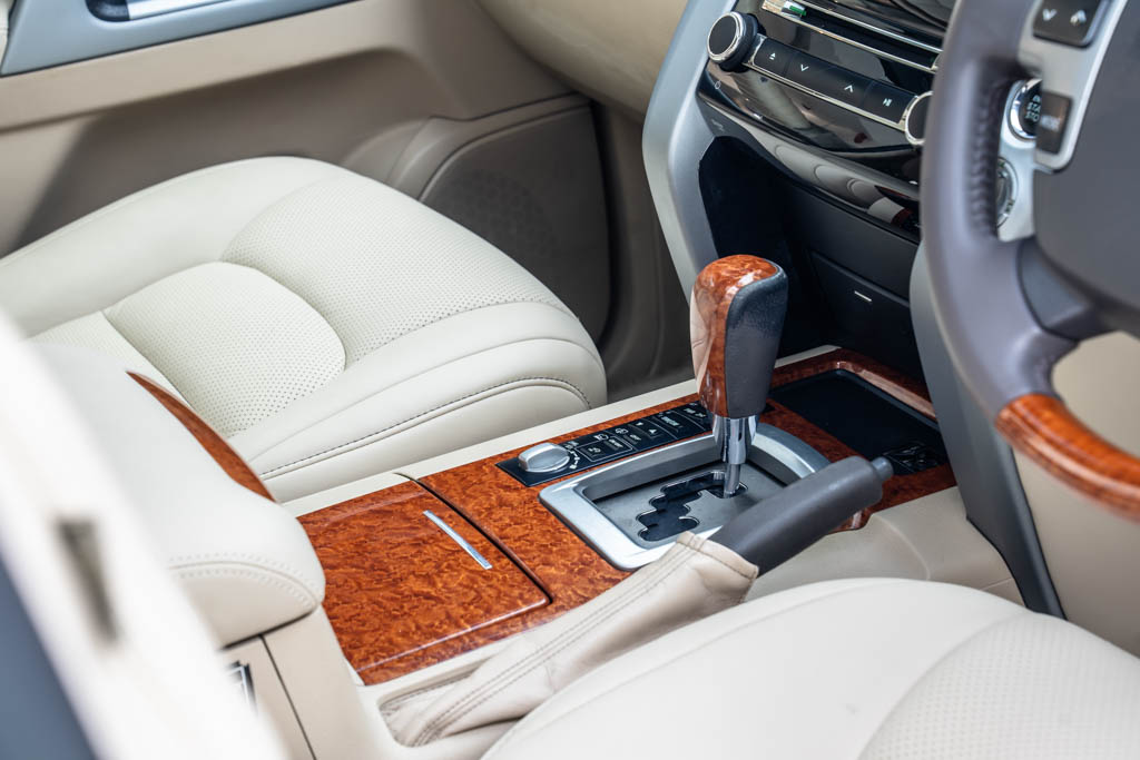 TOYOTA LAND CRUISER LC200 VX