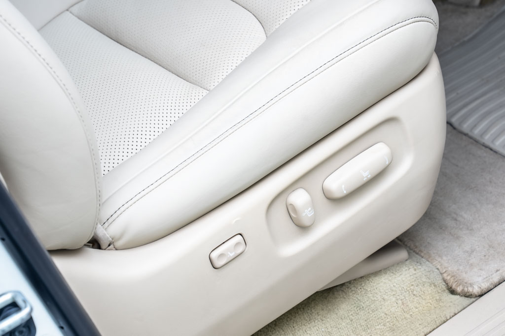 TOYOTA LAND CRUISER LC200 VX