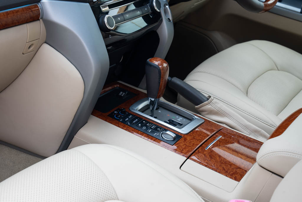 TOYOTA LAND CRUISER LC200 VX