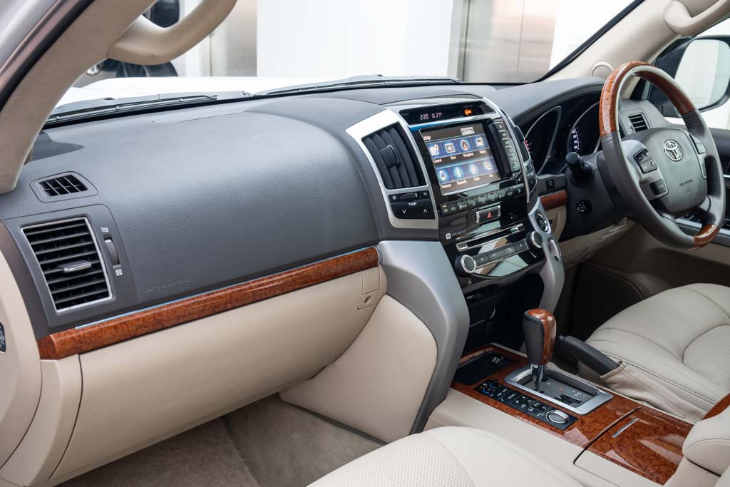 TOYOTA LAND CRUISER LC200 VX