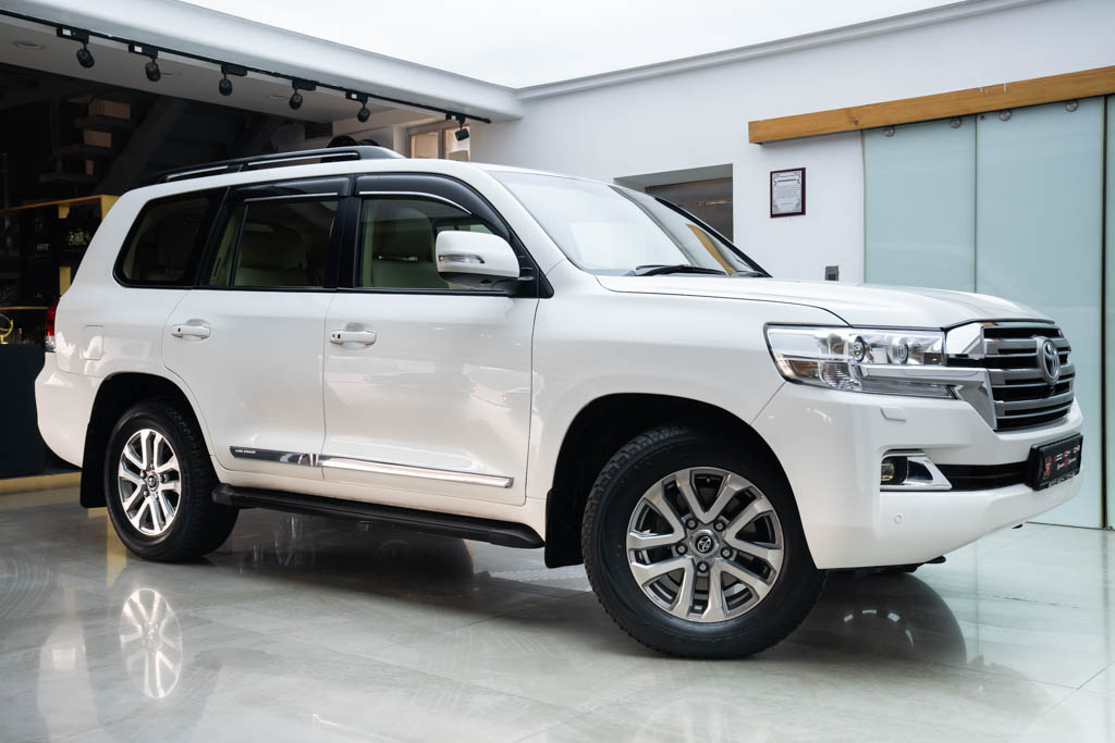 TOYOTA LAND CRUISER LC200 VX