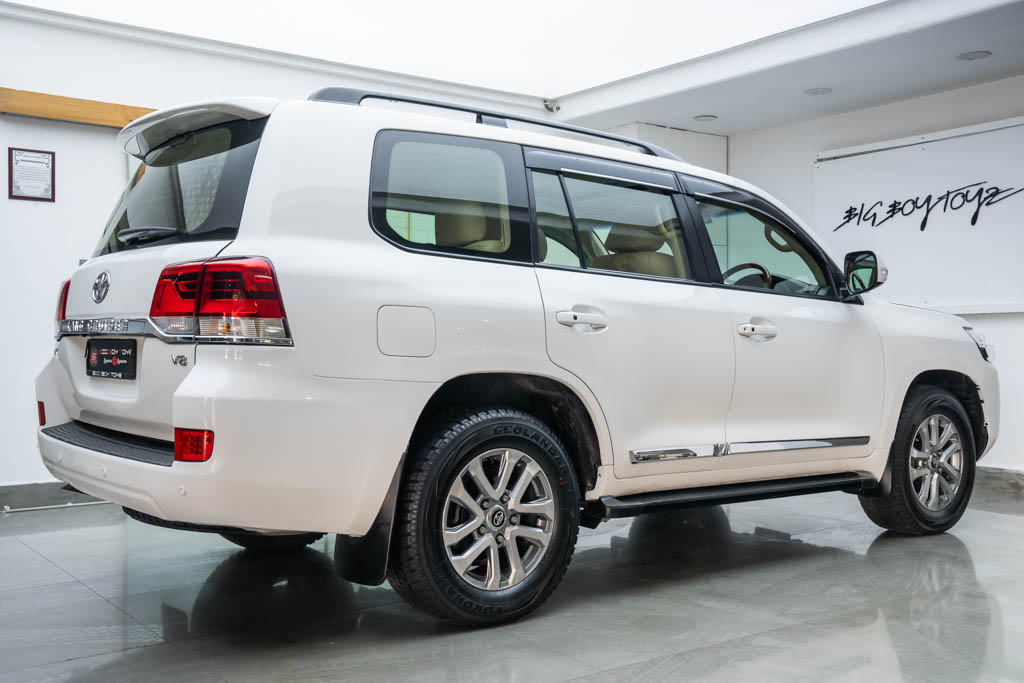 TOYOTA LAND CRUISER LC200 VX