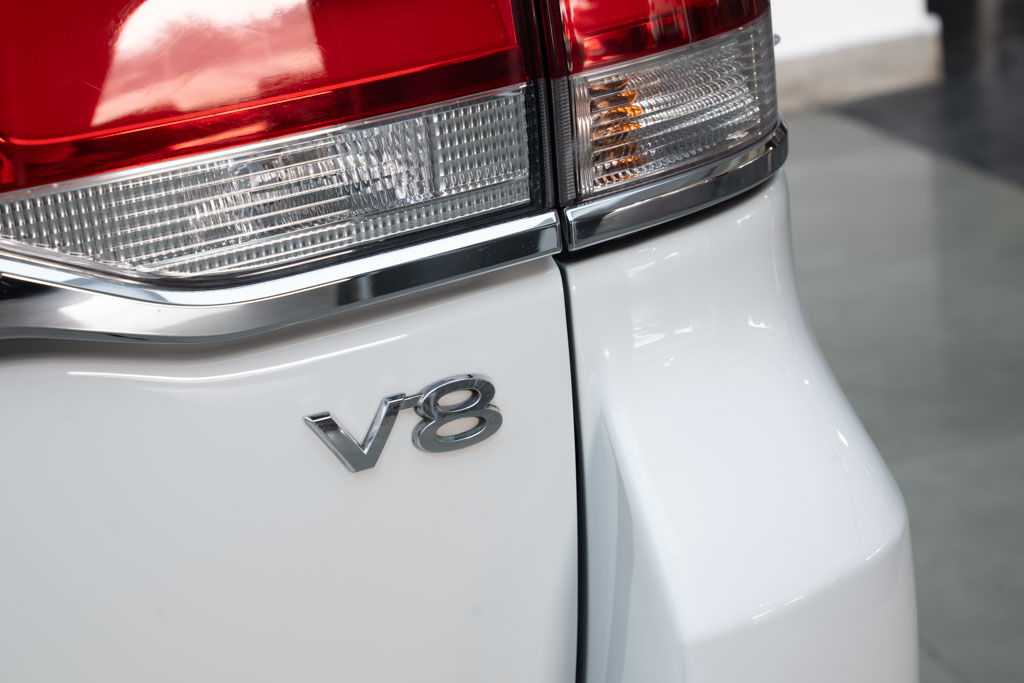 TOYOTA LAND CRUISER LC200 VX