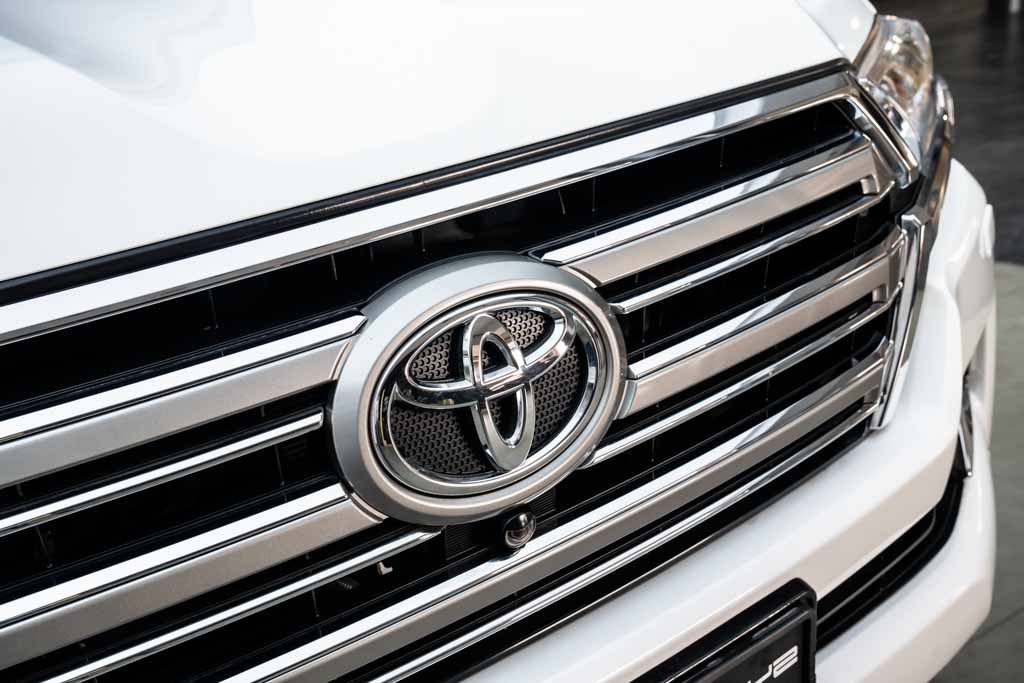 TOYOTA LAND CRUISER LC200 VX