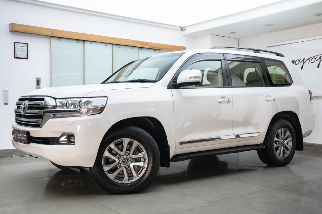 TOYOTA LAND CRUISER LC200 VX