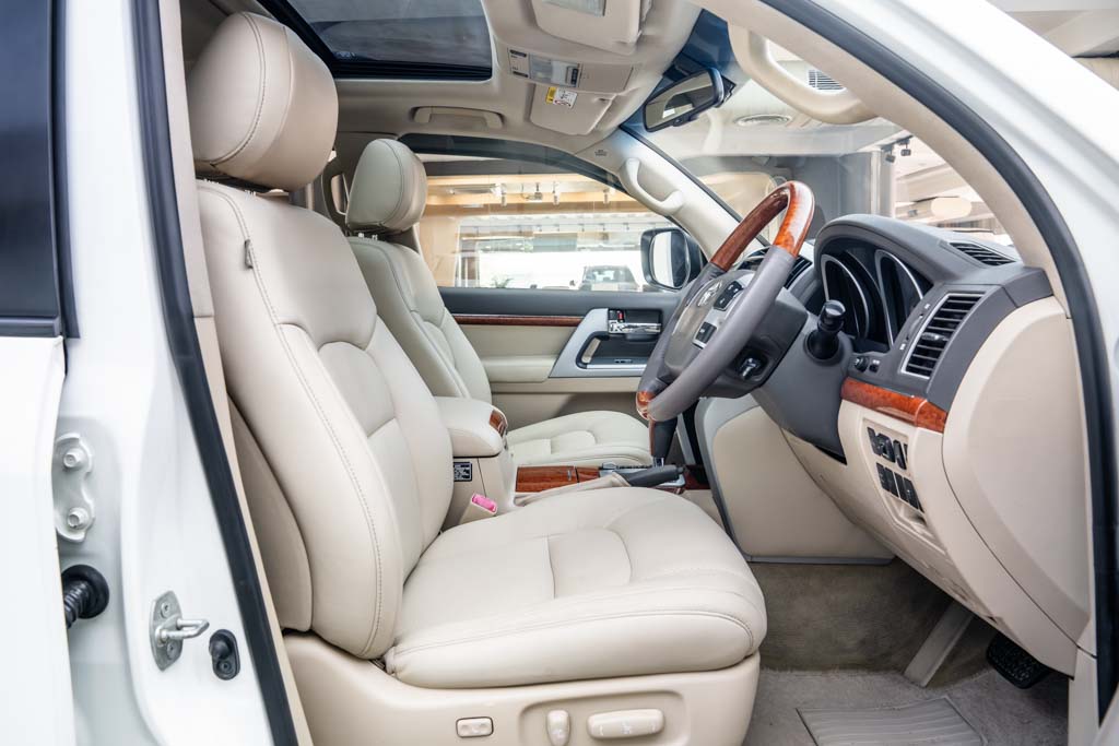 TOYOTA LAND CRUISER LC200 VX