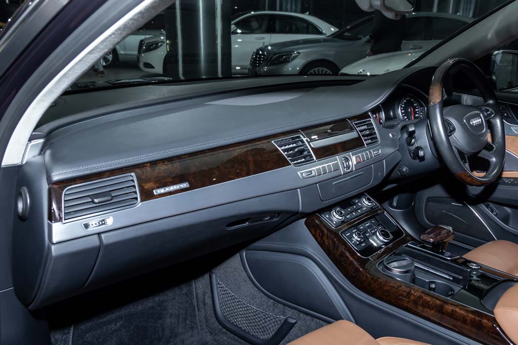 Audi A8 W12