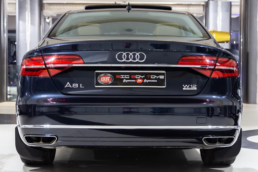 Audi A8 W12