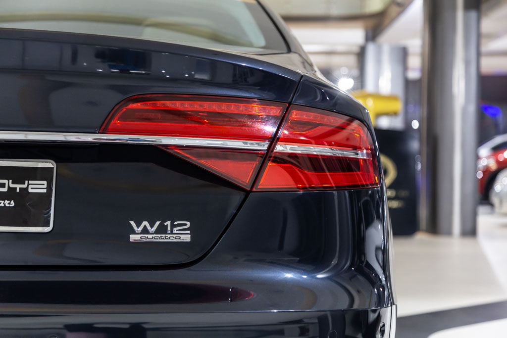 Audi A8 W12
