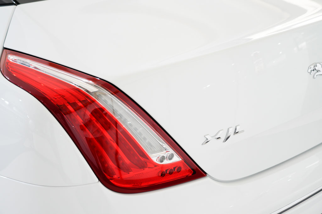 Jaguar XJL "Portfolio"