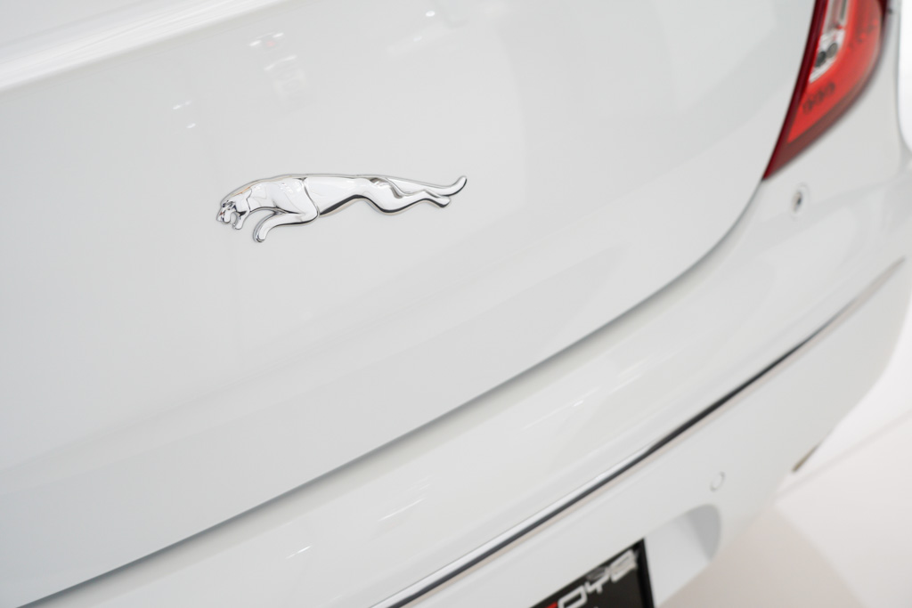 Jaguar XJL "Portfolio"