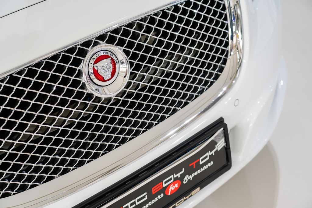 Jaguar XJL "Portfolio"