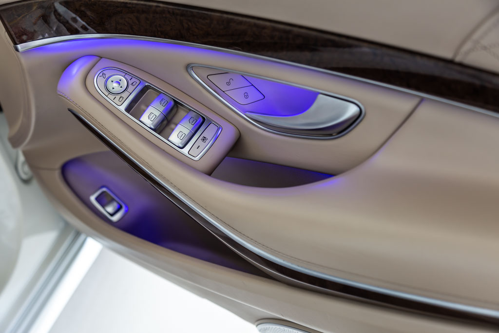 MERCEDES MAYBACH S500