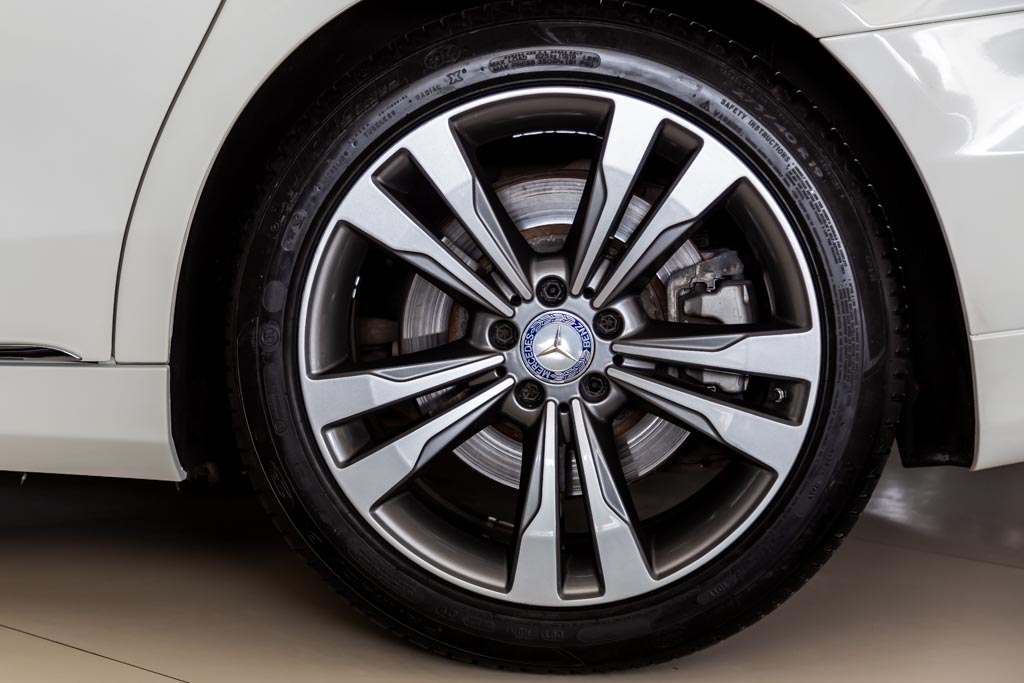 MERCEDES MAYBACH S500