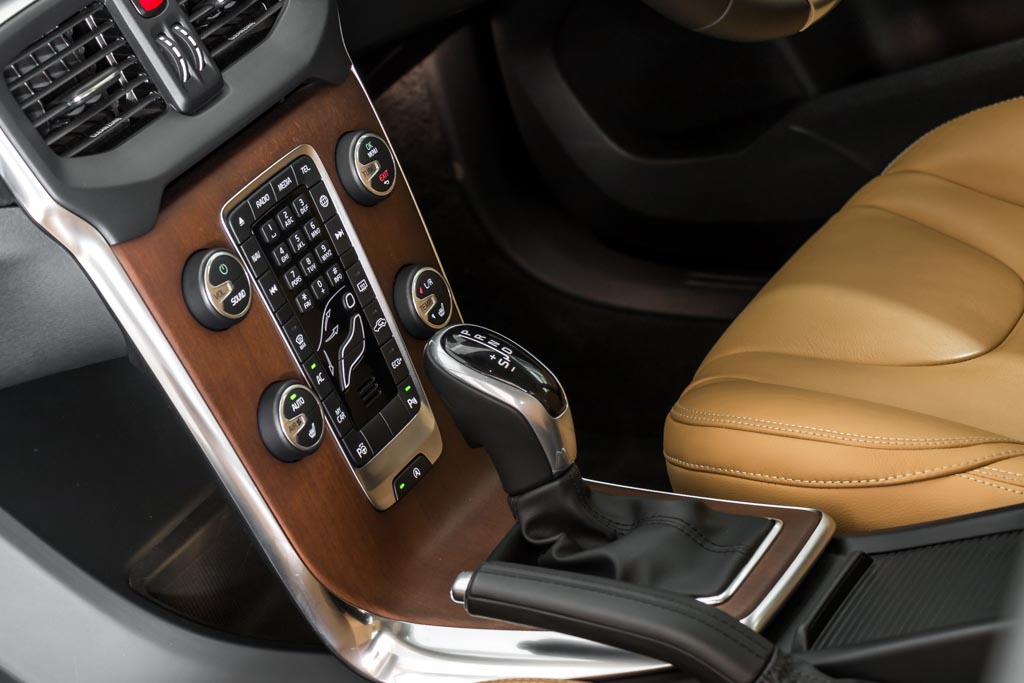 2016 Used Volvo V40 Inscription Cross Country