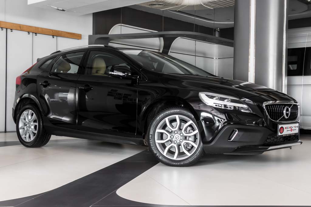 2016 Used Volvo V40 Inscription Cross Country