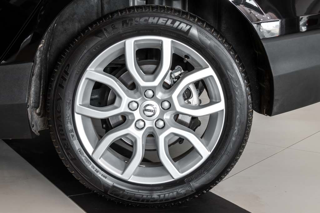 2016 Used Volvo V40 Inscription Cross Country