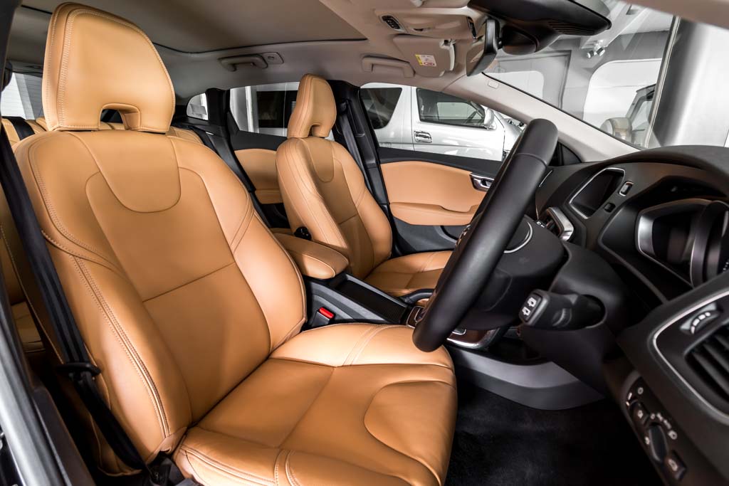 2016 Used Volvo V40 Inscription Cross Country