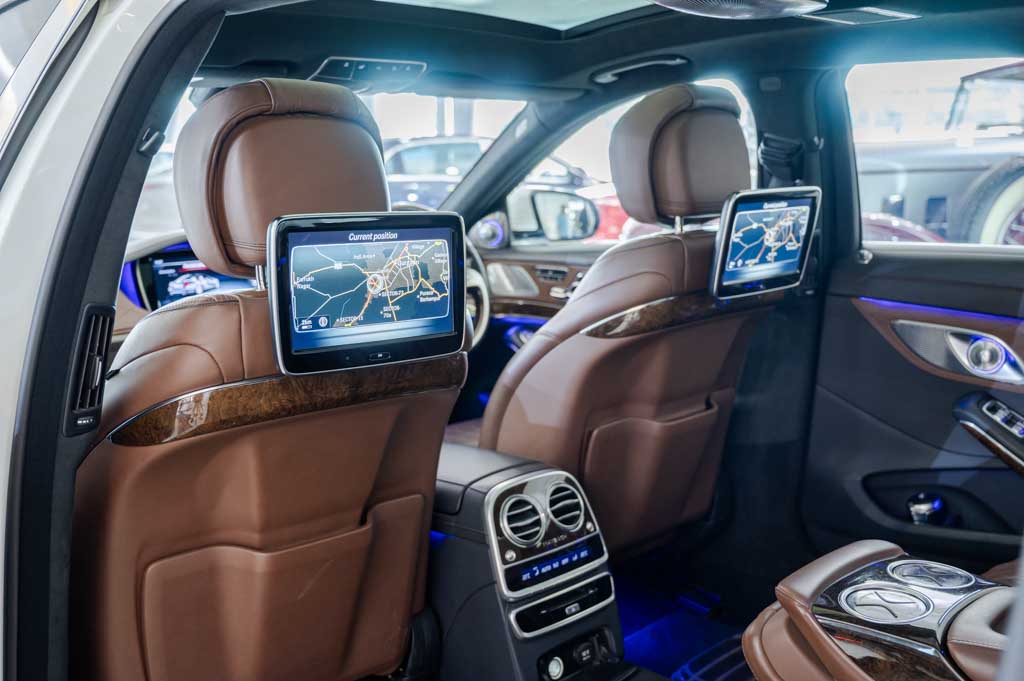 MERCEDES MAYBACH S500