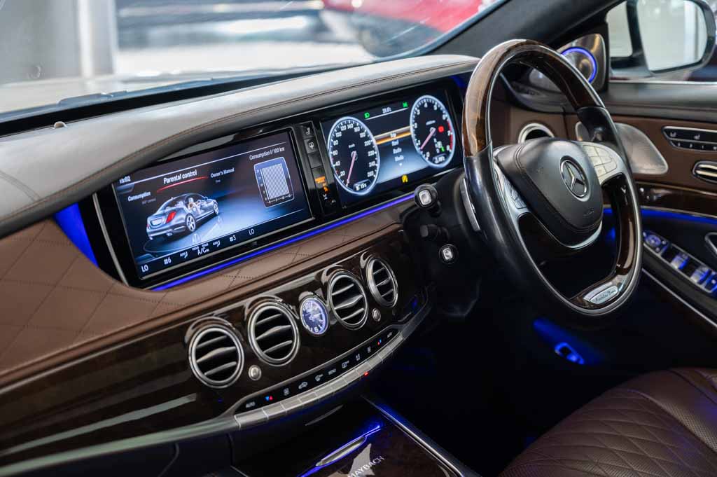 MERCEDES MAYBACH S500