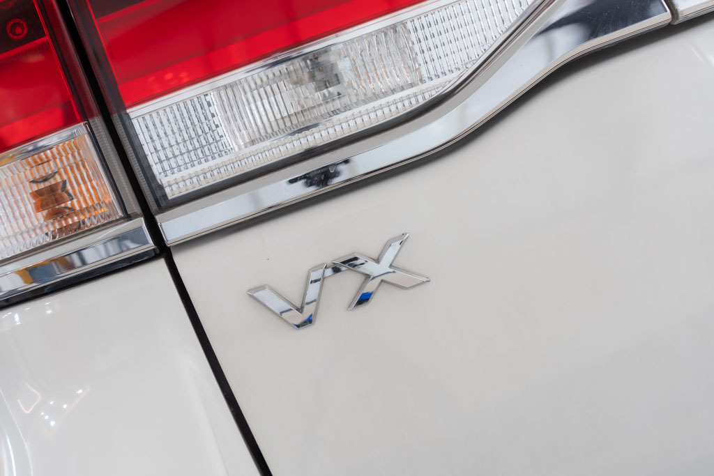 TOYOTA LAND CRUISER LC200 VX