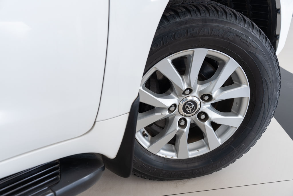 TOYOTA LAND CRUISER LC200 VX