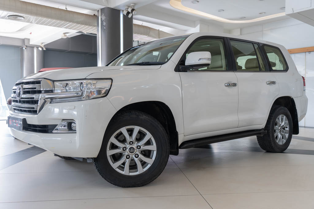 TOYOTA LAND CRUISER LC200 VX