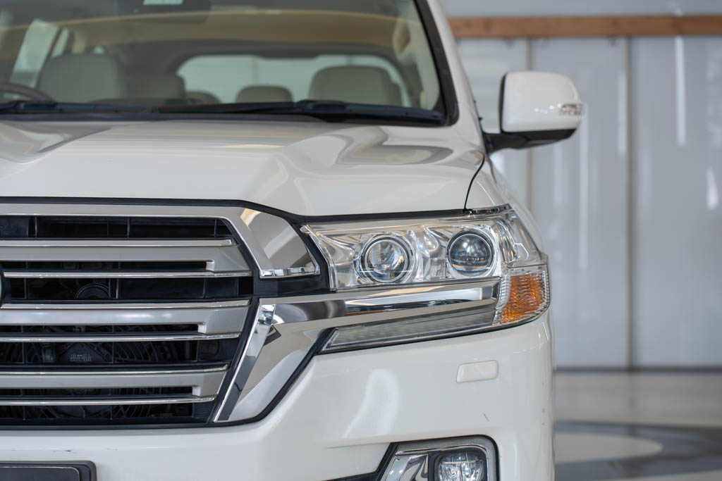 TOYOTA LAND CRUISER LC200 VX