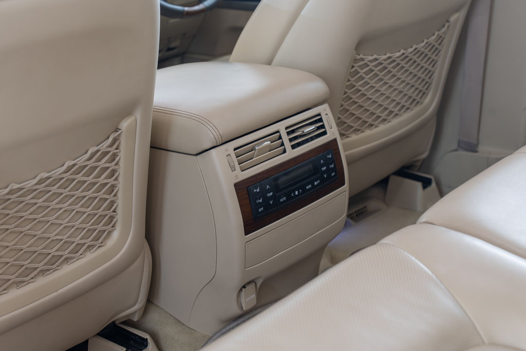 TOYOTA LAND CRUISER LC200 VX