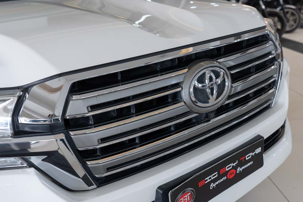 TOYOTA LAND CRUISER LC200 VX