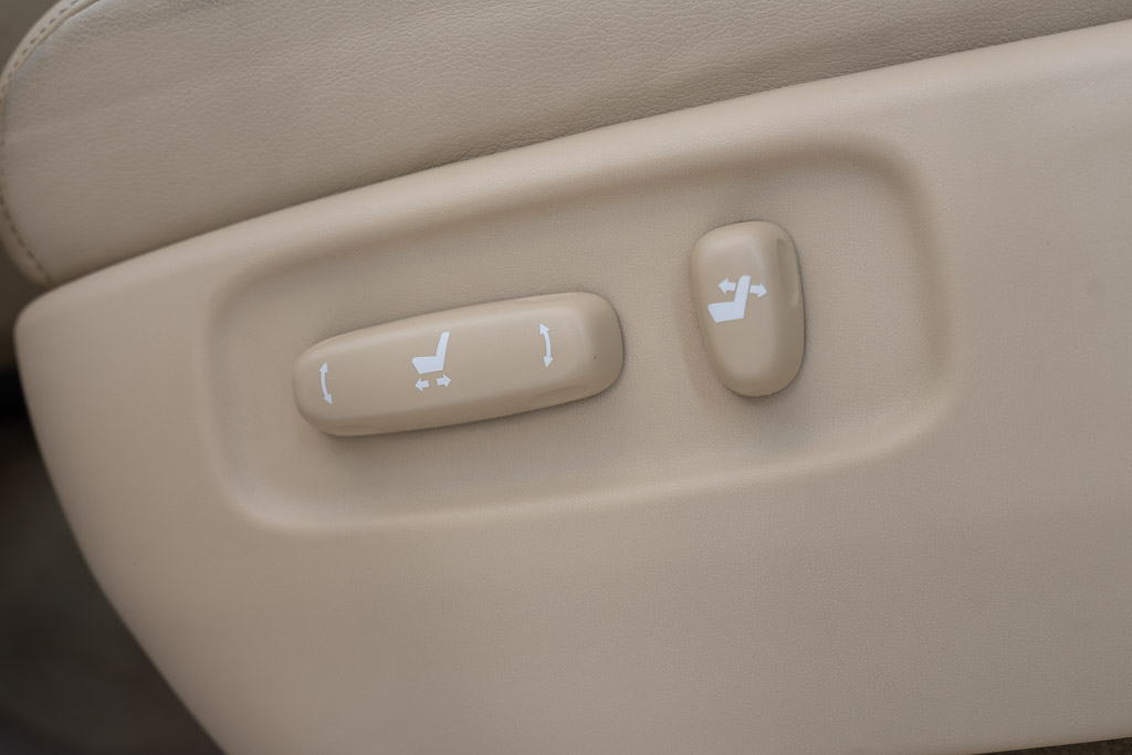 TOYOTA LAND CRUISER LC200 VX