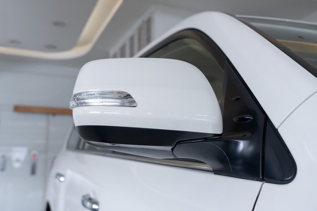 TOYOTA LAND CRUISER LC200 VX