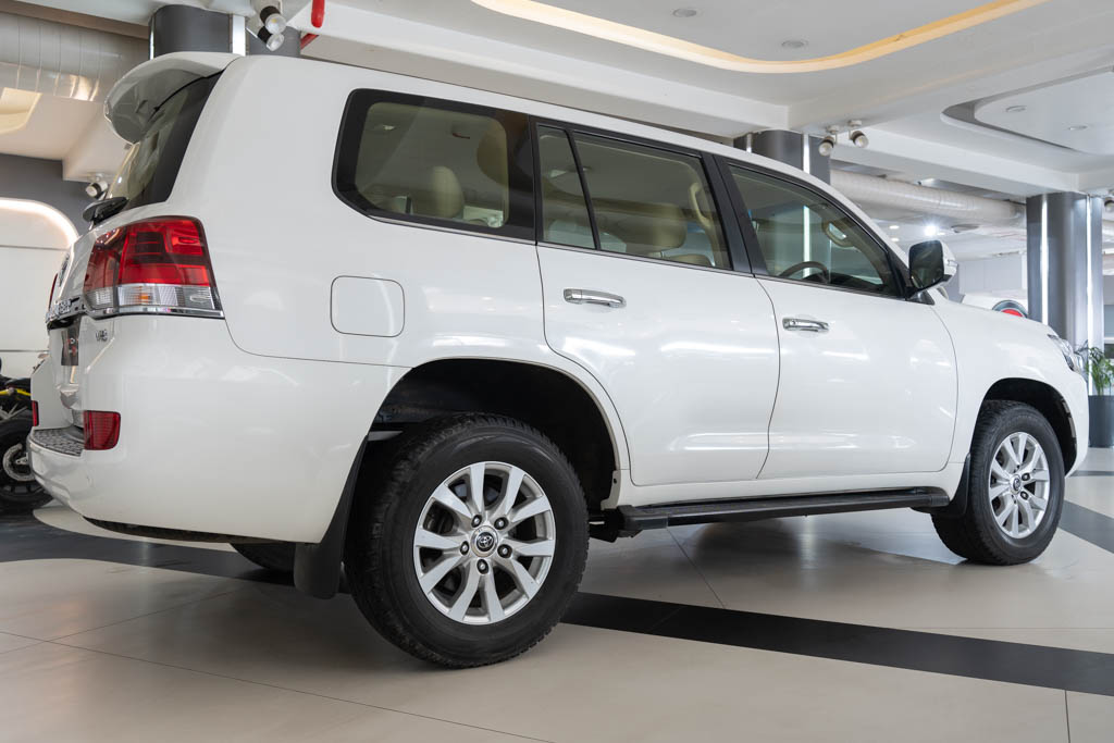 TOYOTA LAND CRUISER LC200 VX