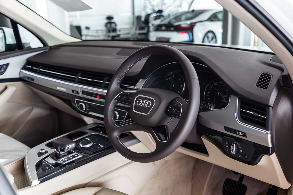 2018 Audi Q7 'Premium Plus'