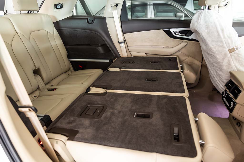 2018 Audi Q7 'Premium Plus'