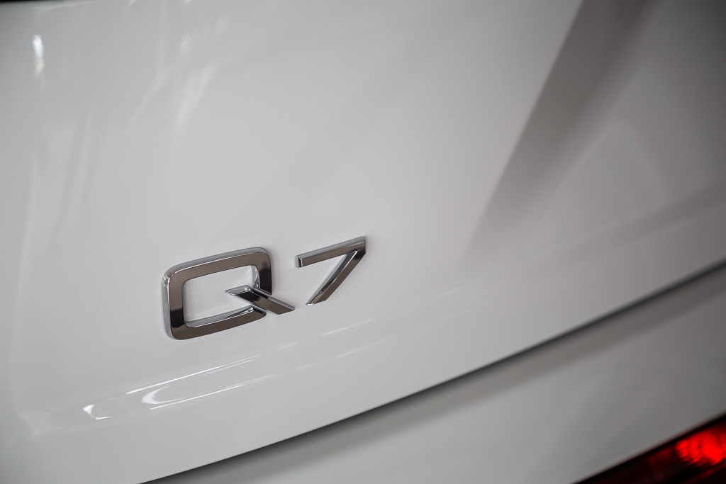 2018 Audi Q7 'Premium Plus'
