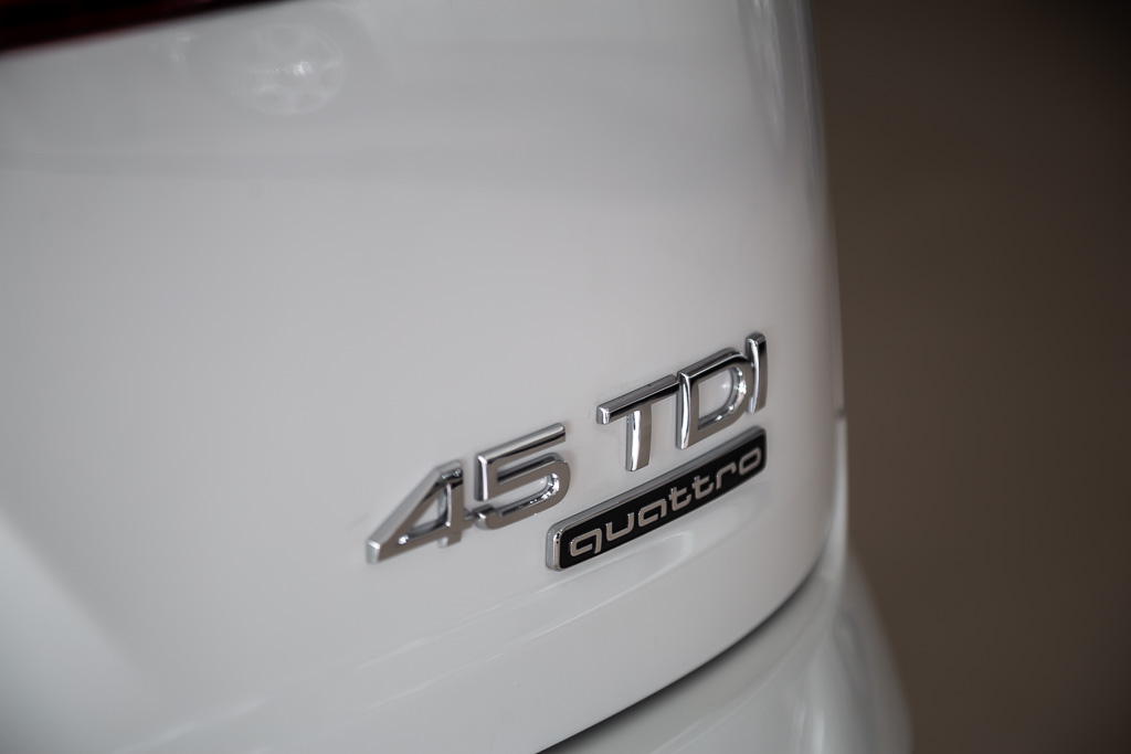 2018 Audi Q7 'Premium Plus'