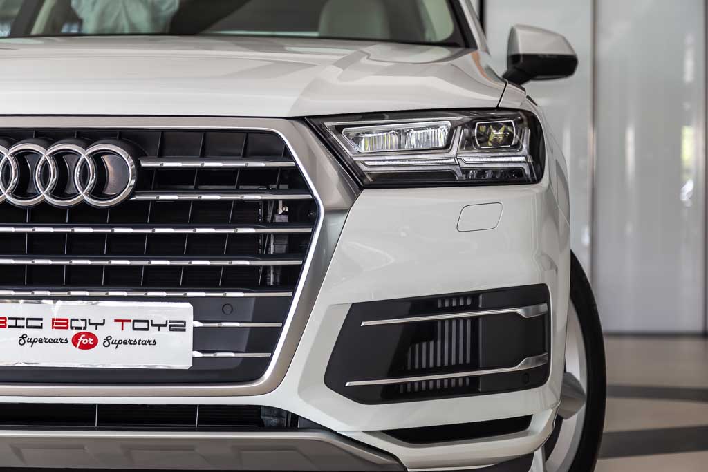 2018 Audi Q7 'Premium Plus'