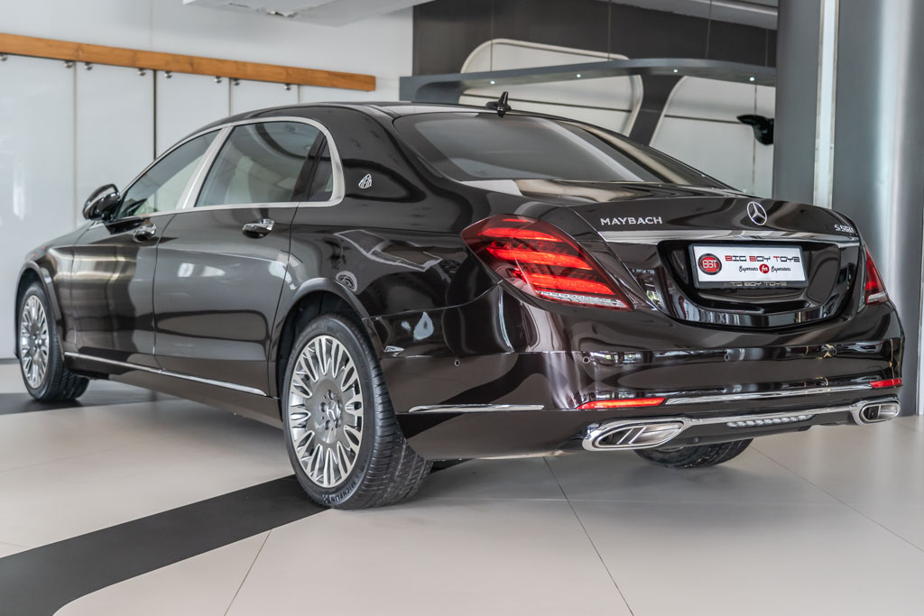 MERCEDES MAYBACH S560