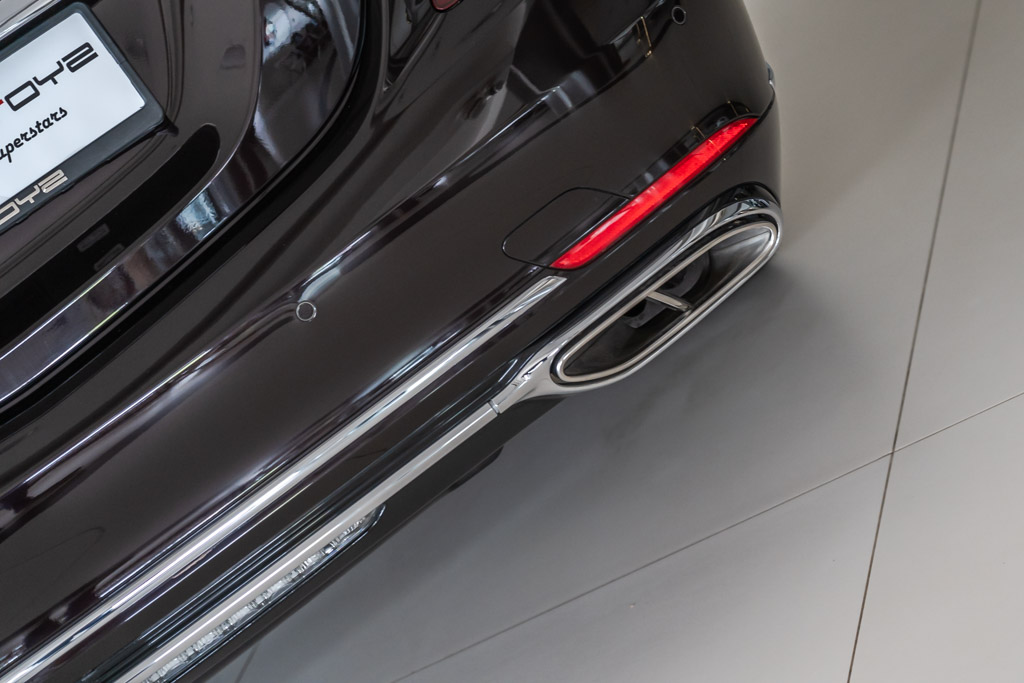 MERCEDES MAYBACH S560