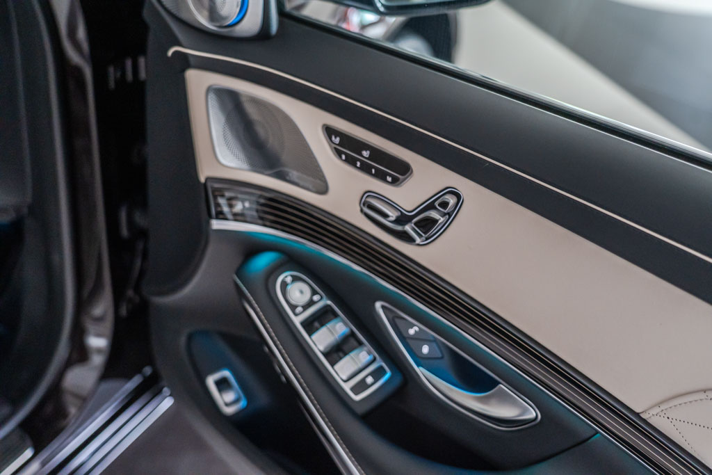 MERCEDES MAYBACH S560