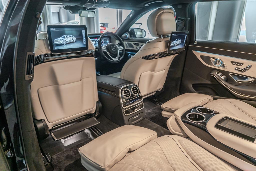 MERCEDES MAYBACH S560