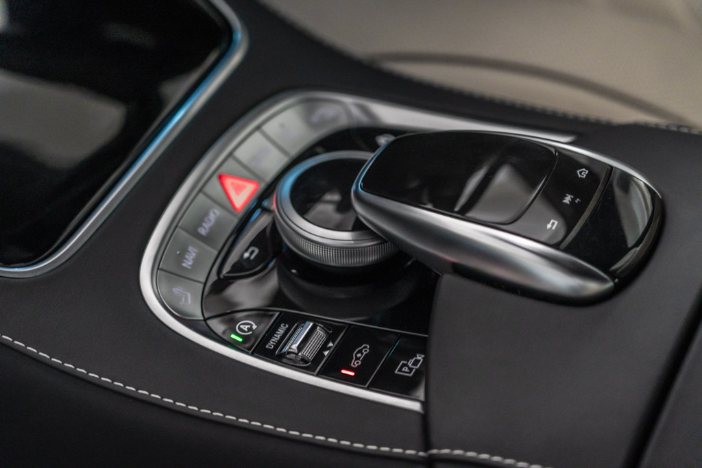 MERCEDES MAYBACH S560