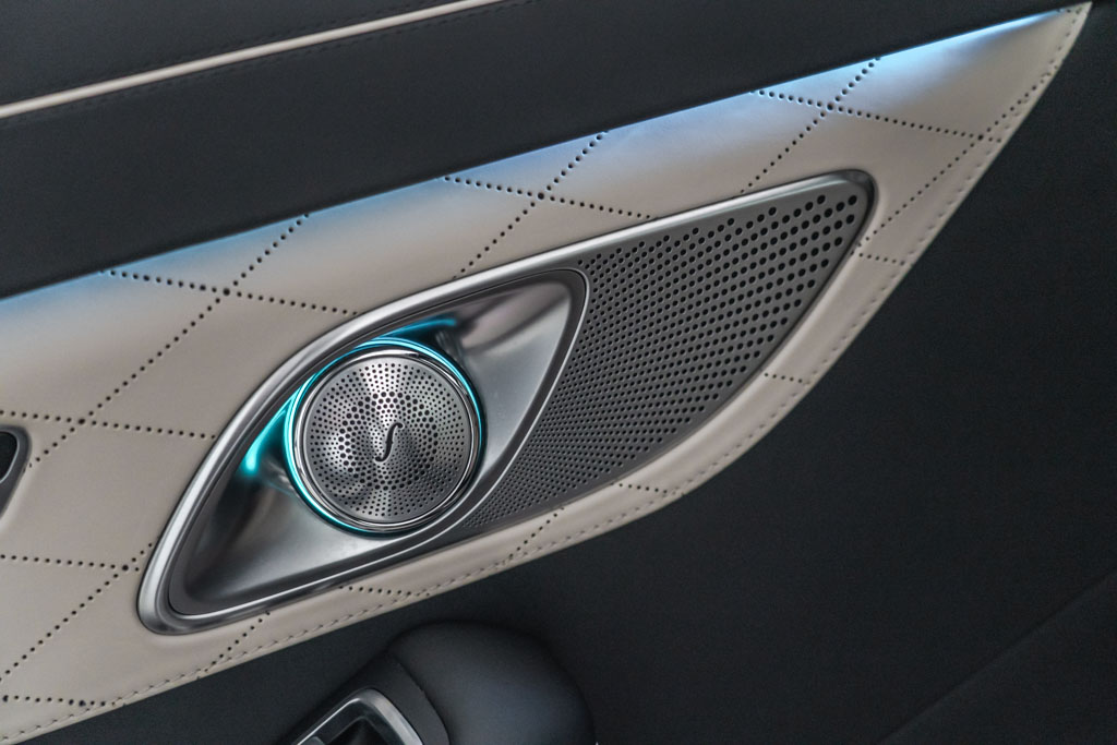 MERCEDES MAYBACH S560