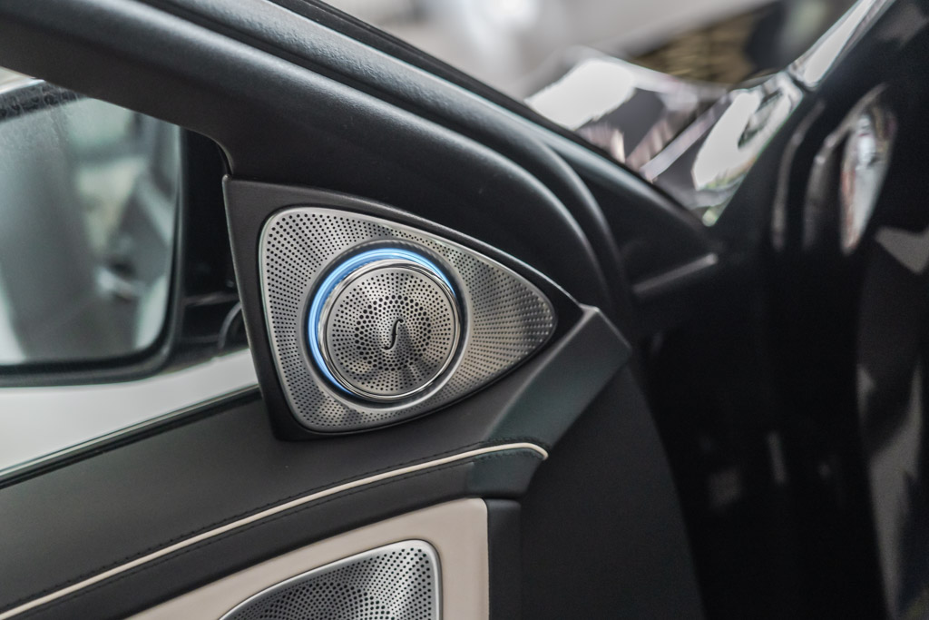 MERCEDES MAYBACH S560