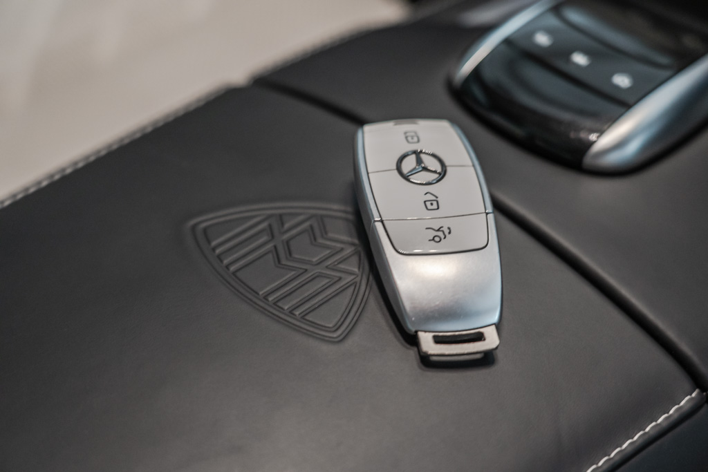 MERCEDES MAYBACH S560