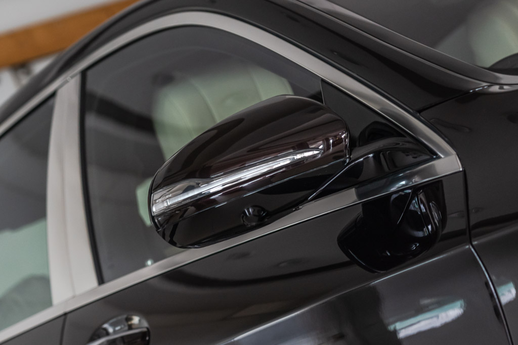 MERCEDES MAYBACH S560