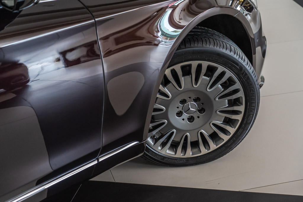 MERCEDES MAYBACH S560