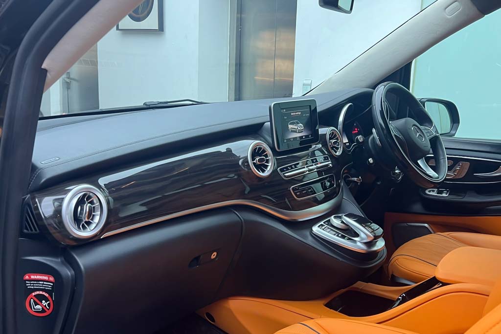 MERCEDES BENZ V220D EXCLUSIVE